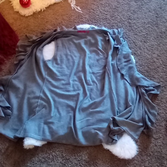 Coletane gray ruffled long sleeveless cardigan sz large - Picture 4 of 5